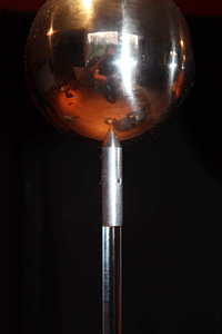 Van De Graaff